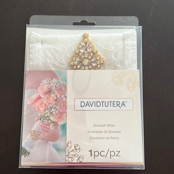 NWT Bouquet Wrap. 🌸 - Picture 1 of 2